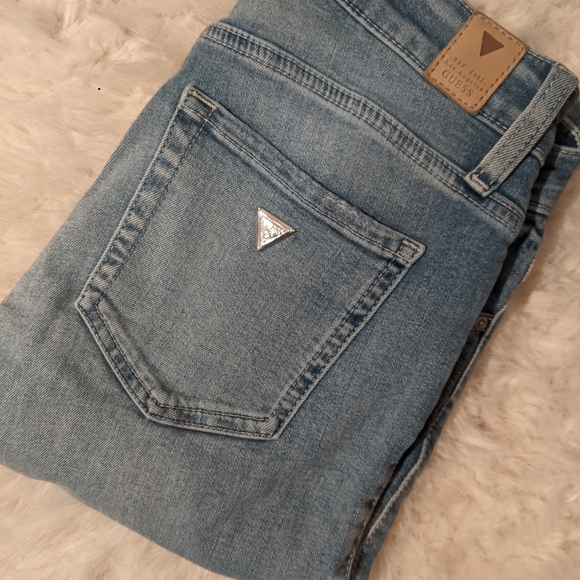 GUESS 'Power Curvy MidWomen's Light Blue Jeans - Picture 1 of 4